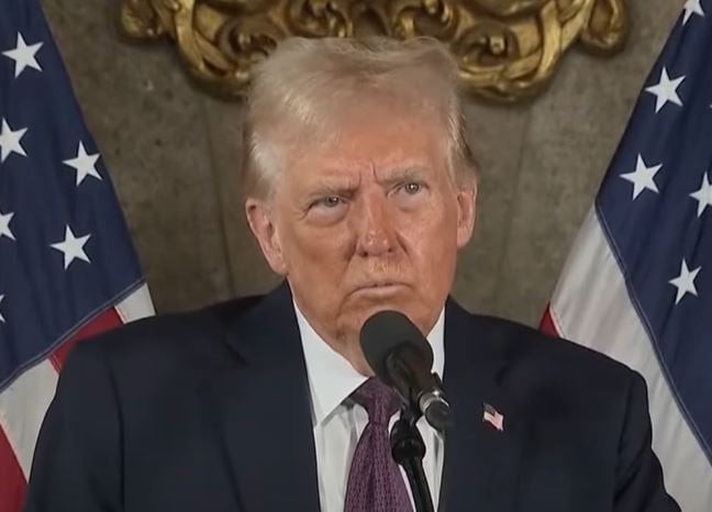 Трамп оптимист за мировниот договор по средбата меѓу американската и украинската делегација во Флорида