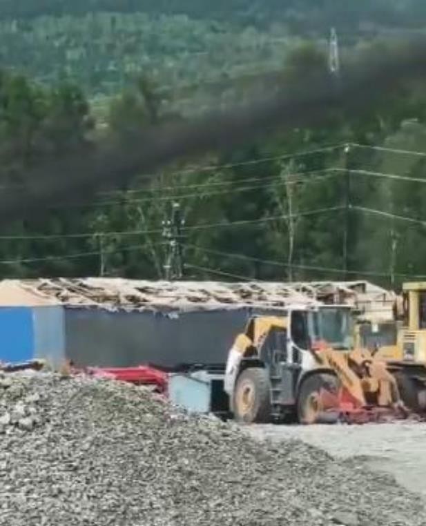 Патнички авион со 49 патници меѓу кои и деца  се урна во источна Русија