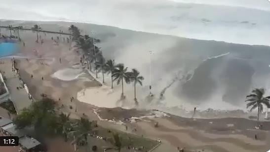 Uničujoč potres na Kamčatki, cunami ogrozil tri države