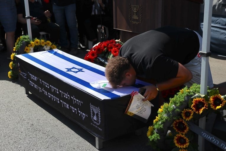 Израел ги идентификуваше останките вратени од Хамас како тела на тројца израелски војници