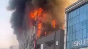 V požaru v skladišču parfumov v Turčiji umrlo šest ljudi