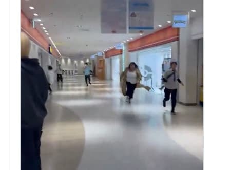 Напад со ножеви во продавница „Покемон“ во Токио- сите бегаат во паника (ВИДЕО)