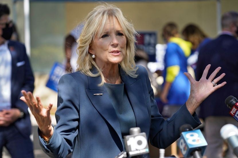 Агент на Тајната служба на САД случајно се застрела, додека ја следел сопругата на Бајден