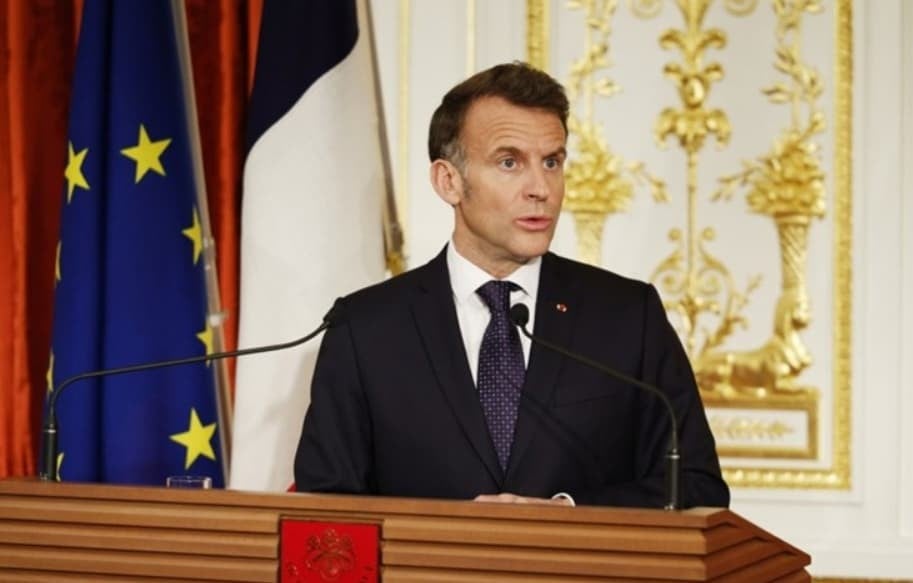 Макрон: Воена операција во Ормутскиот теснец би била нереална