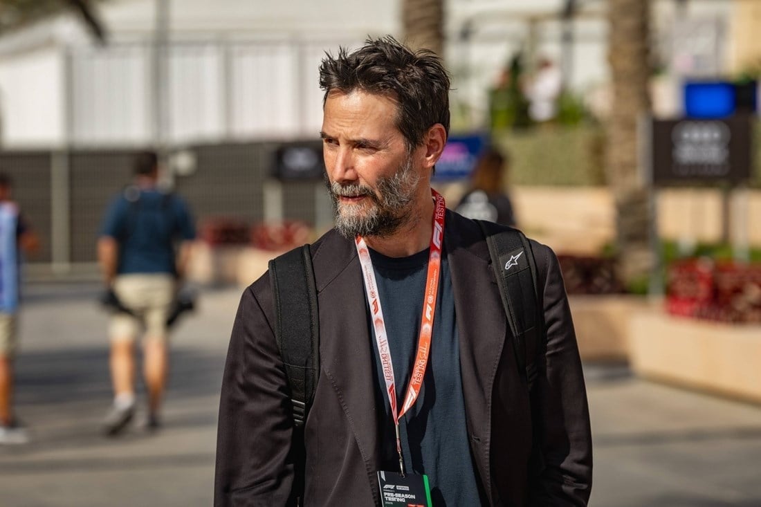 Киану Ривс го прашаа што би им порачал на младите актери, не очекувале безобразен одговор