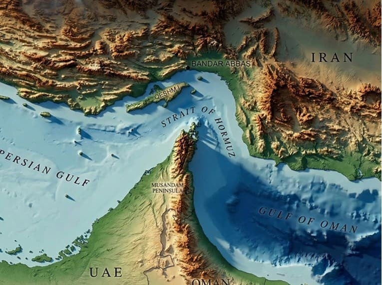 Грчки и либериски бродови се првите два кои го поминаа Ормутскиот теснец