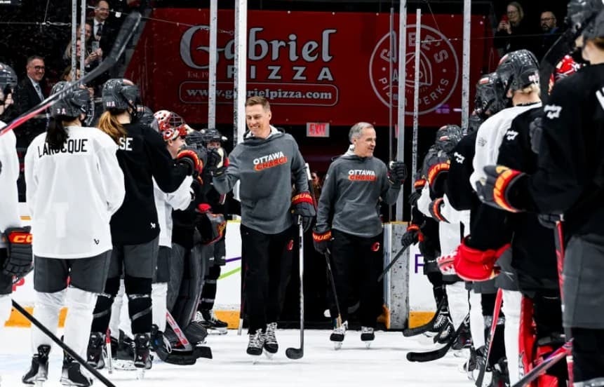 Претседателот на Финска и премиерот на Канада се судрија на мраз- натпревар со дипломатска цел (ВИДЕО)