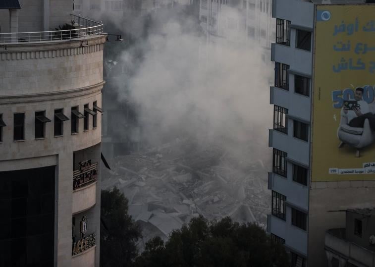 Во израелски напад врз либанскиот град Тир загинаа најмалку 13 луѓе