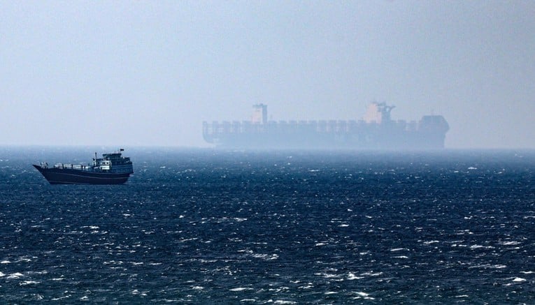 Американската блокада не му пречи на Иран- за девет дена извезле 10,7 милиони барели нафта