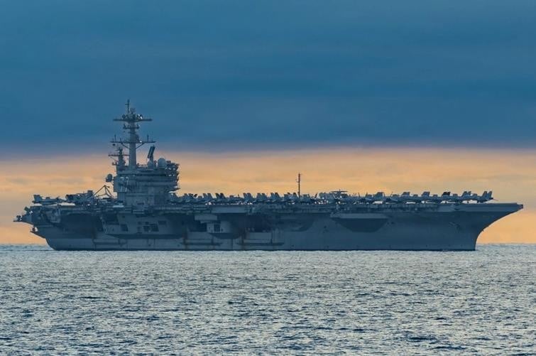 Трет американски носач на авиони во близина на Иран, колкав арсенал има американската морнарица во Ормуската Теснина