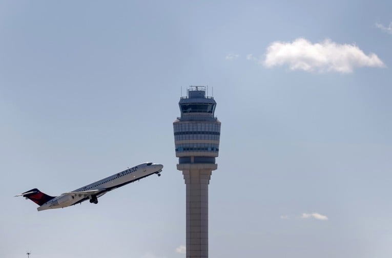 Америка ќе користи вештачка интелигенција за управување со воздушниот сообраќај