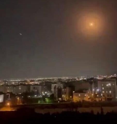 Американците ги нападнаа иранските пристаништа, експлозии над Техеран (ВИДЕО)