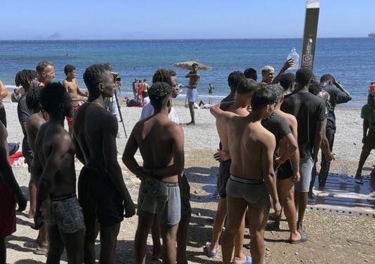Сеута бара помош од Шпанија за над 1.000 малолетници без придружба