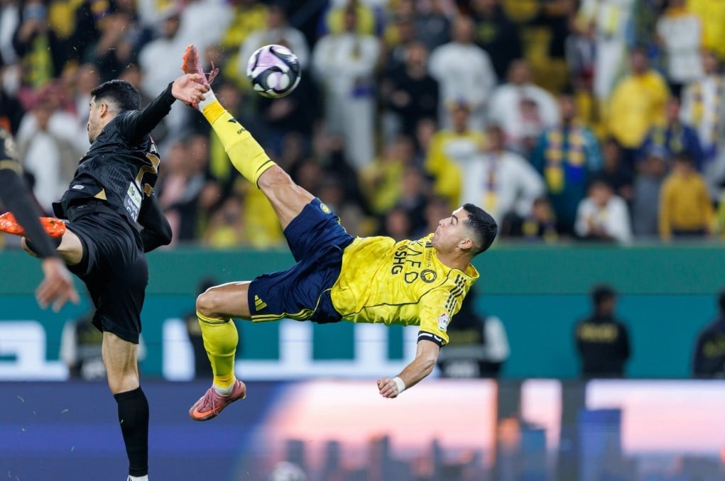 Фудбалски „доктор“: Роналдо и на 40 години постигнува голови со „ножички“ (ВИДЕО)