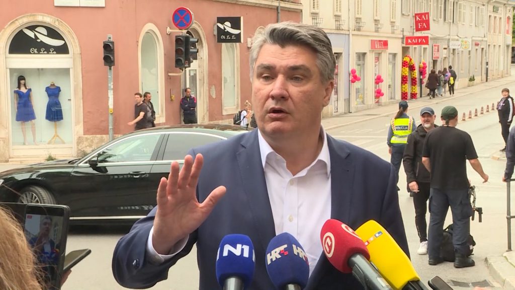 “УЖАСНО ОПАСНИ се заканите на рускиот претседател со нуклеарно оружје“