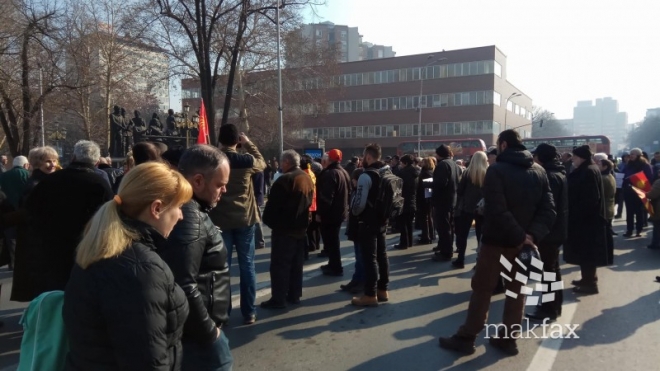 собир-против-двојазичноста-800x450