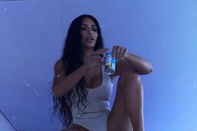 601950-kardashijan-pokazha-skoro-se-a-poradi-ovaa-fotka-mazhite-se-prepotija