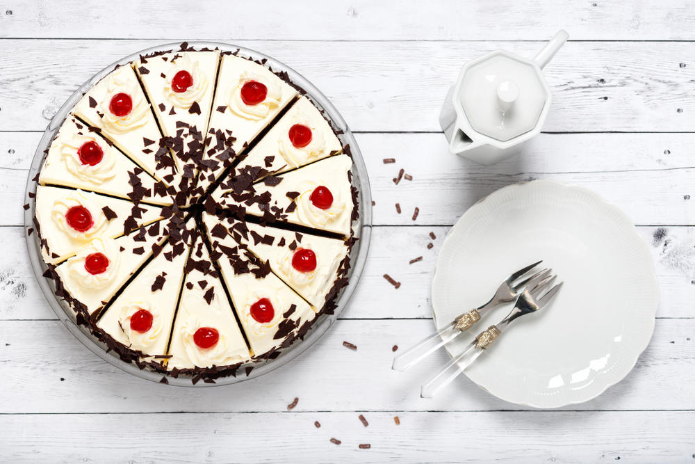 778059-mrzliva-zhena-najbrza-ovoshna-biskvit-torta