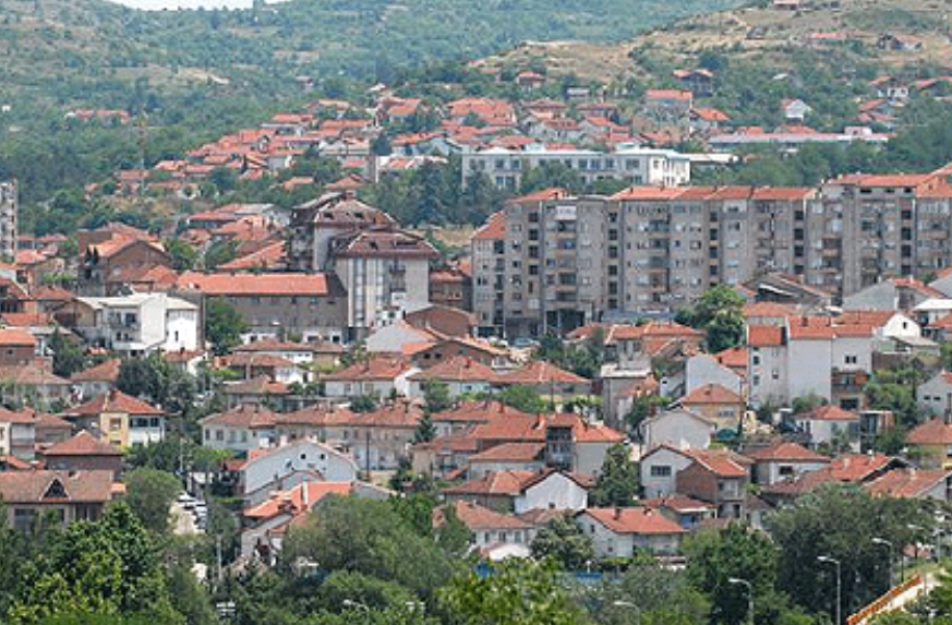 779965-debrani-i-zhiteli-od-peshkopeja-se-zdrobile-od-kotek-srede-debar