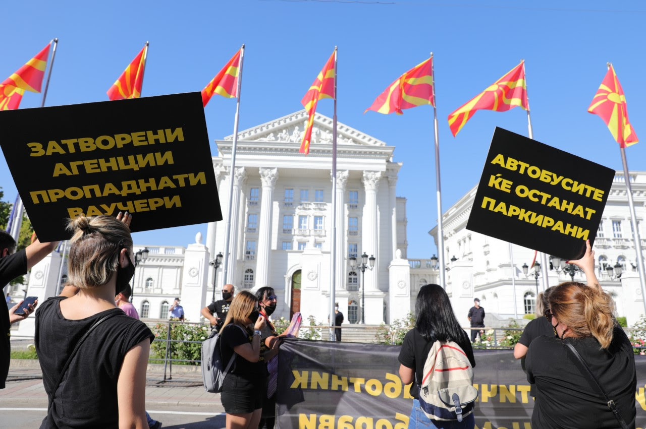 780106-turistichki-rabotnici-filipche-ni-ja-otezhna-rabotata