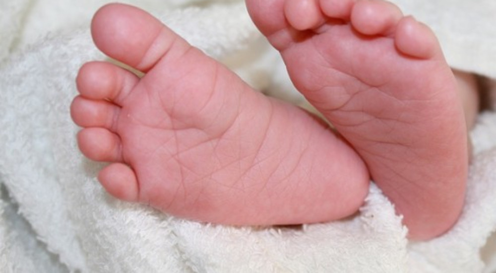 784249-tazhna-prikazna-so-sreken-kraj-predvreme-rodenoto-bebe-na-rodilkata-od-vrane-koja-pochina-od