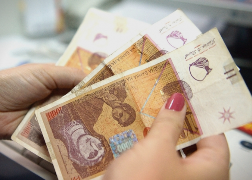 784321-mazh-faten-so-polno-vozilo-falsifikuvani-banknoti