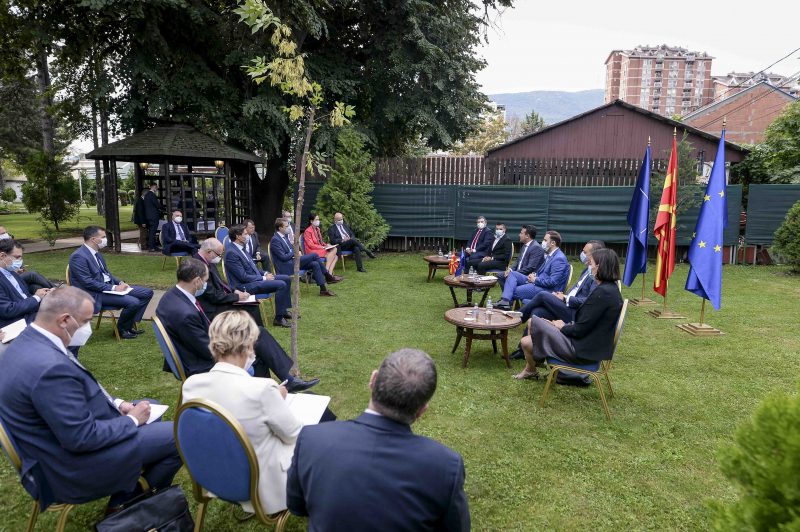 zaev-briging-1-800x532