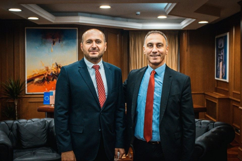 801276-zamenikot-na-grubi-pozitiven-na-kovid-19