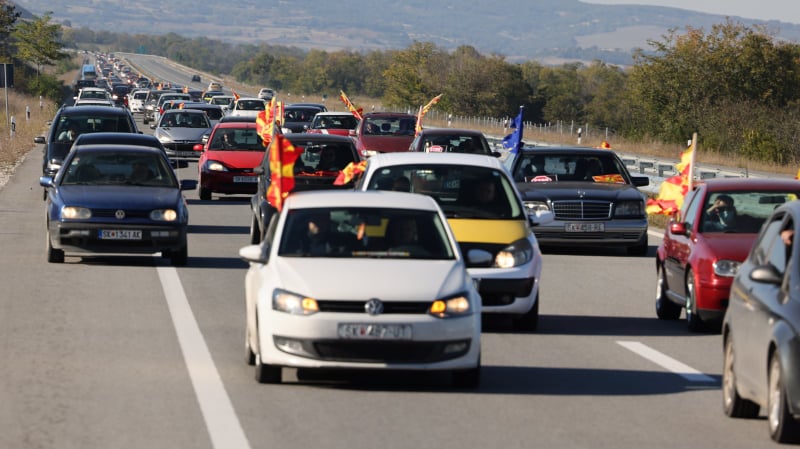 802727-protestot-na-vmro-dpmne-prodolzhuva-avtomobilite-se-upatija-kon-shtip-foto