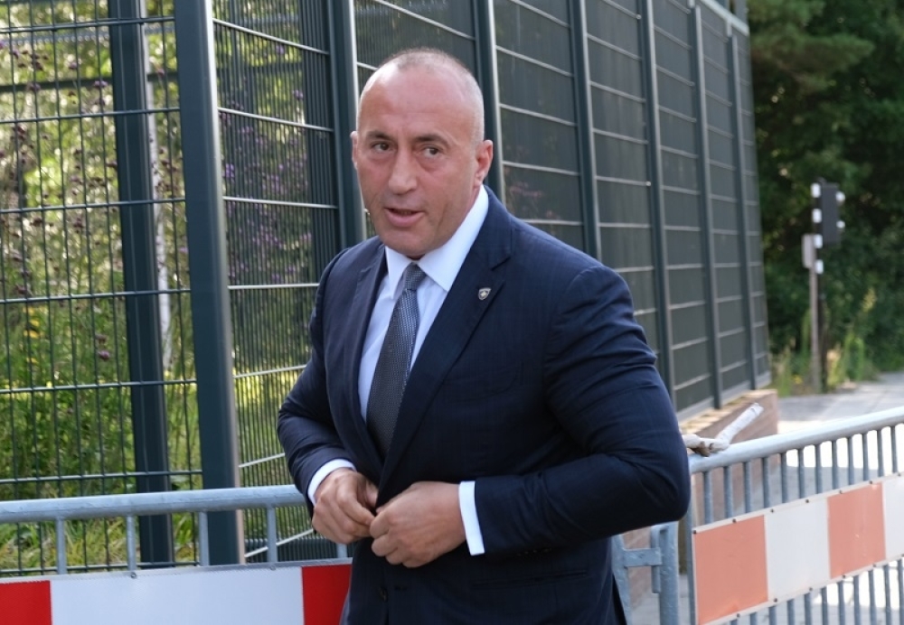 808334-kharadinaj-zhestoko-udril-na-khoti