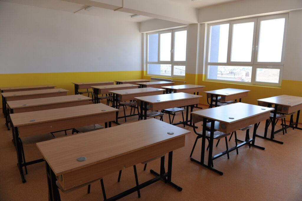 810144-osum-oddelenija-megu-osnovcite-vo-tetovo-zavrshija-vo-izolacija