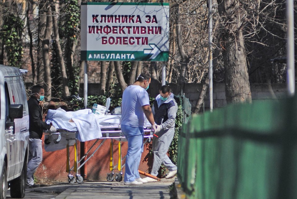810379-merkite-na-filipche-urivaat-crni-rekordi-646-pochinati-od-korona-na-milion-zhiteli-nasproti