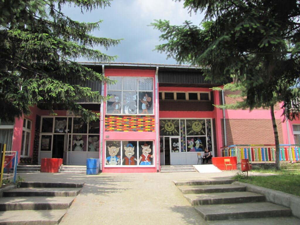 810508-osum-neguvatelki-od-tetovo-pozitivni-na-koronavirus-tri-grupi-na-deca-se-vo-izolacija