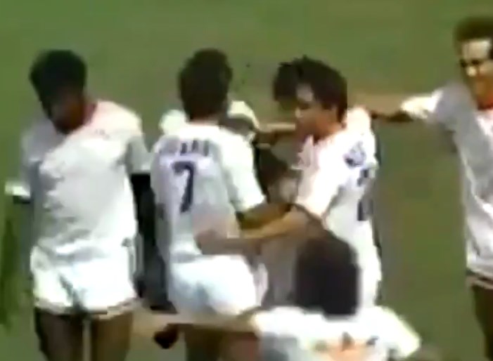 813253-video-koe-ke-ostane-misterija-dali-maradona-shmkral-posle-dadeniot-gol