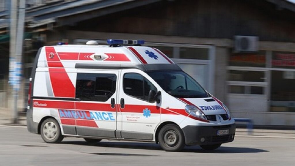 813492-kamenuvano-ambulantno-vozilo-vo-vevchani