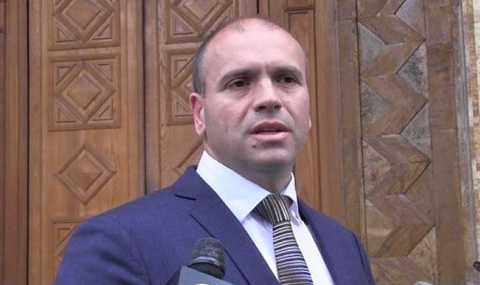 813905-maksim-ili-bojko-da-se-izvini-ili-da-se-prekinat-pregovorite