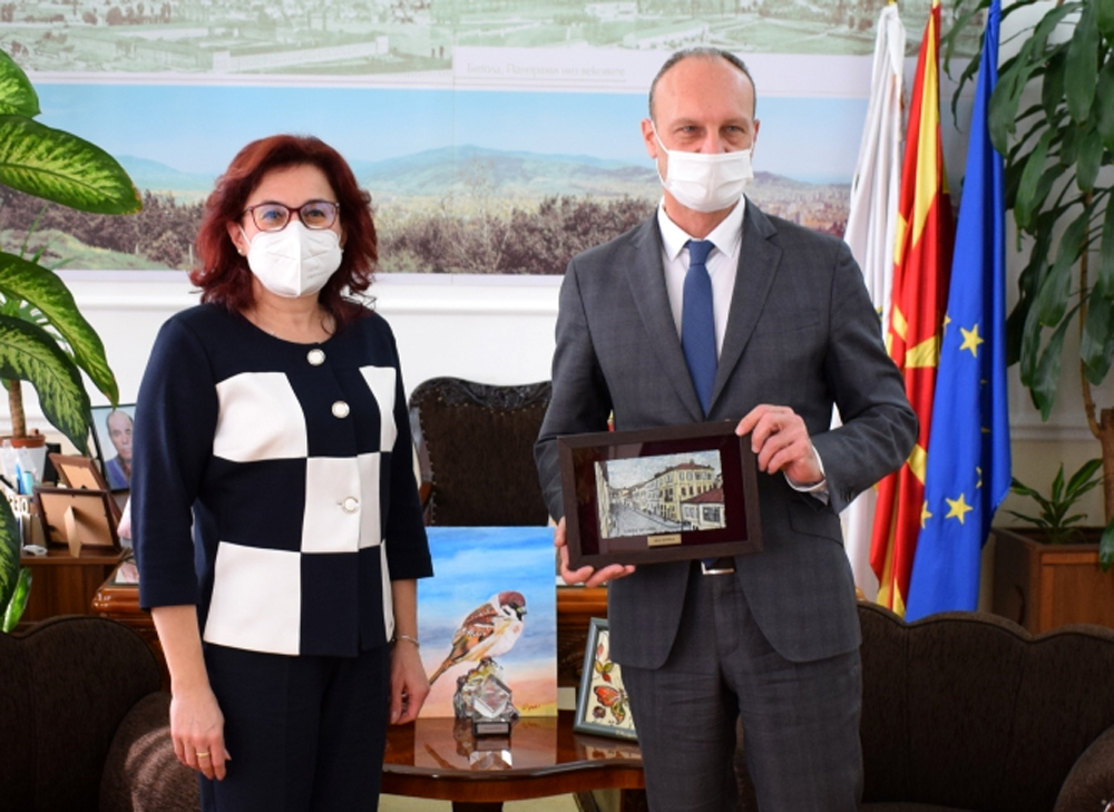 815445-noviot-francuski-ambasador-bomgartner-vo-samoizolacija-po-sredbata-so-petrovska