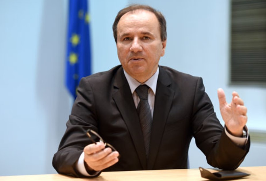 819104-pavle-trajanov-kontra-zaev-i-carovska-istorijata-mora-da-bide-poseben-predmet-nie-nemame
