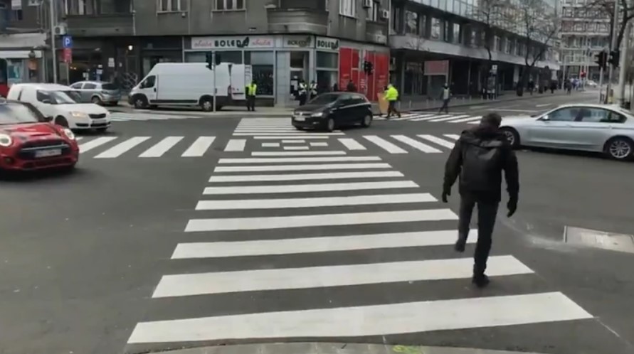 820003-belgrad-ima-nov-peshachki-ama-ne-znaat-siite-da-go-koristat-video