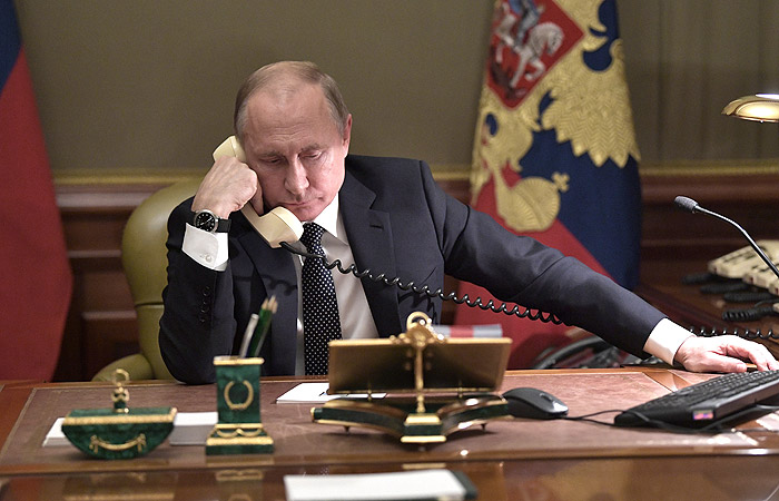820057-putin-i-ponatamu-ne-koristi-smartfon-se-znae-i-zoshto