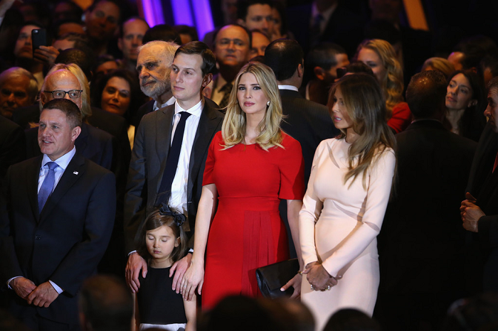 820469-vojnata-vo-semejstvoto-tramp-melanija-gi-narekuvala-zmiite-ivanka-i-dered-veli-poraneshna