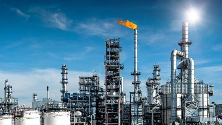 Без руска нафта ЌЕ ПРЕСТАНЕ ДА РАБОТИ ЕДИНСТВЕНАТА РАФИНЕРИЈА во ...