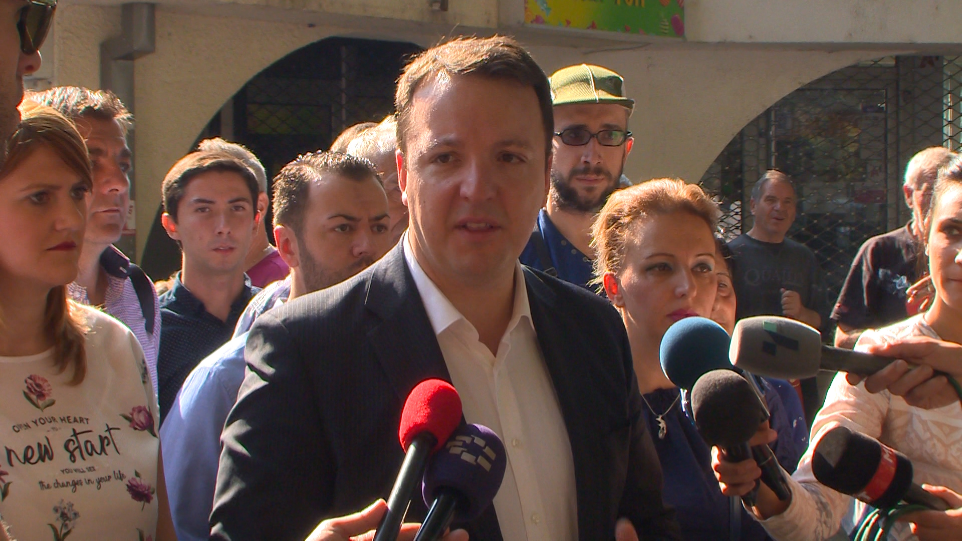 СЕ Е ПАРОДИЈА, НИКАДЕ НИШТО НЕ СЕ ГРАДИ, а пари течат за Бехтел и Енка