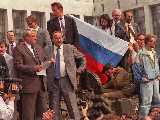 Борис Елцин пред Думата, 19 август 1991 година.