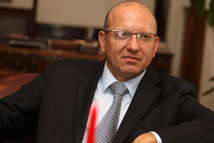 Азески: За кого се мекиците од „Стража" – и по 50 години проблемот инфраструктурно не е решен - Vimarsana News