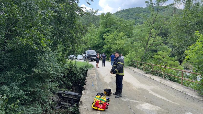 Четворица млади момчиња загинаа во тешка сообраќајна несреќа кај Чачак