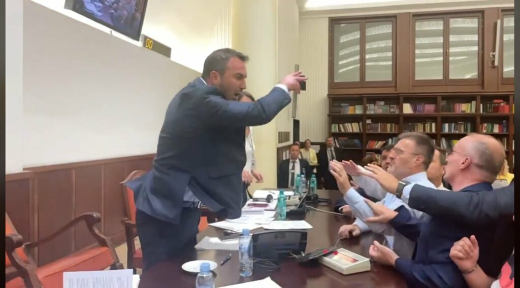 Ова не е прв пат СДСМ и ДУИ да прават насилство за да го сокријат криминалот