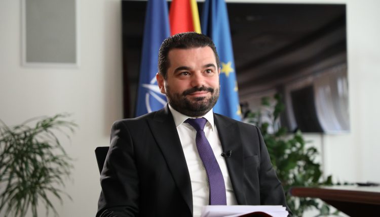 Кренар Лега БАРА ЛУЃЕ ВО ВМРО ДПМНЕ ДА МУ ЈА СПАСАТ ВЛАСТА