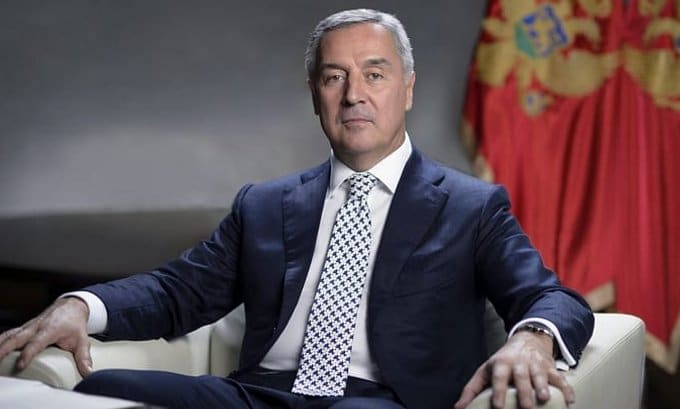 мило