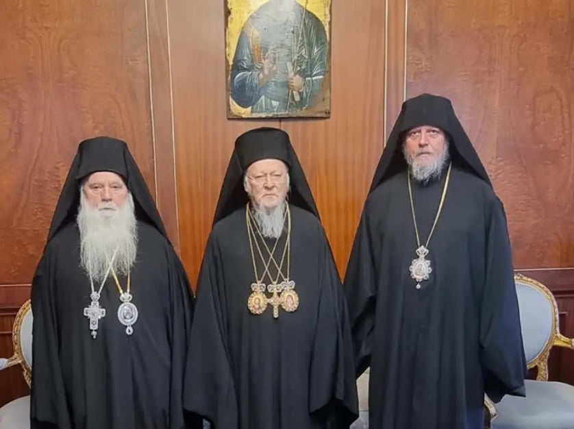 Владиката Наум во сослужение со грчкиот митрополит Дамаскин отслужи